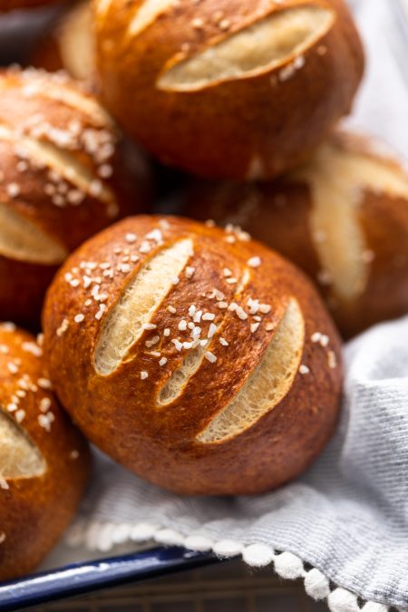 easy pretzel rolls