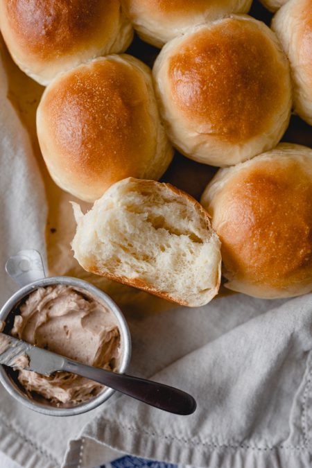 Buttermilk Dinner Rolls