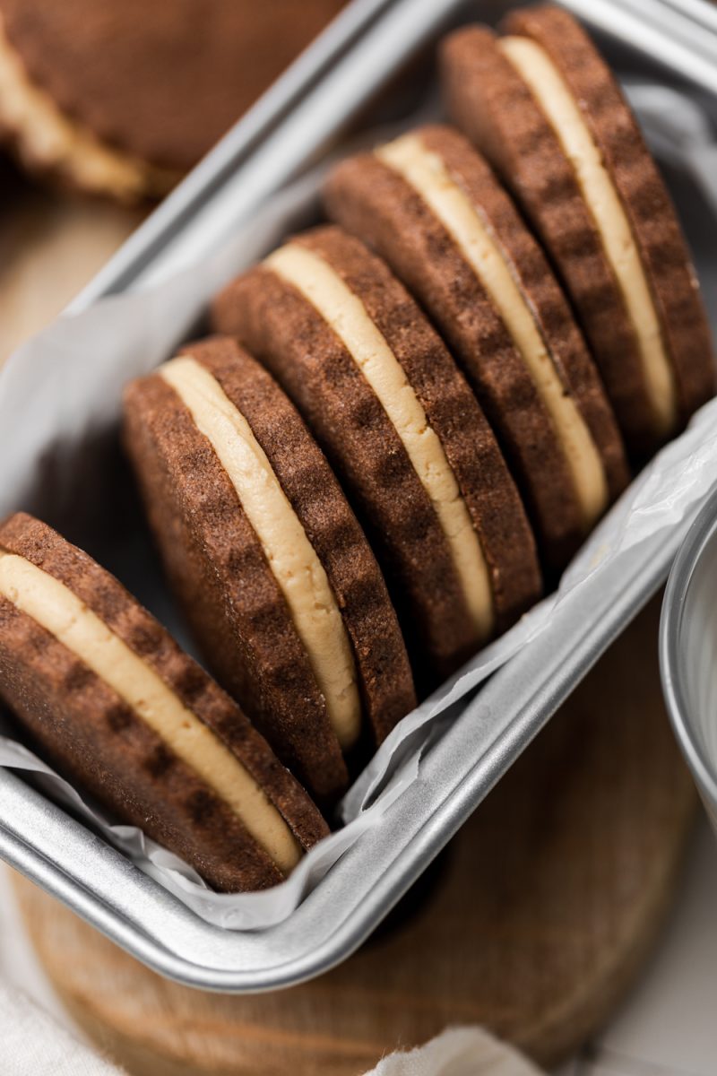 chocolate peanut butter sandwich cookies