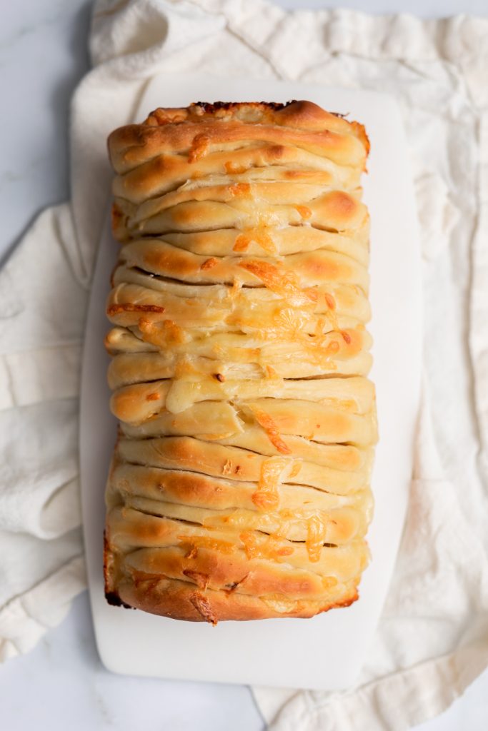 Cheesy garlic pull apart bread