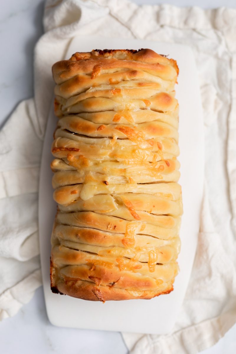 cheesy garlic pull apart bread