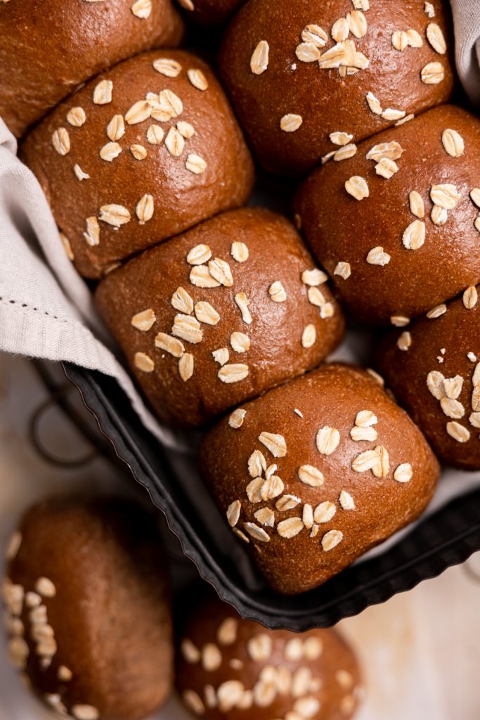 brown bread rolls