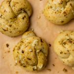 pesto garlic knots