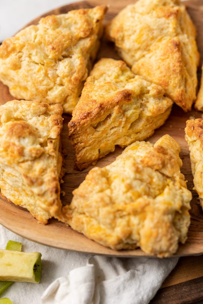 apple cheddar scones