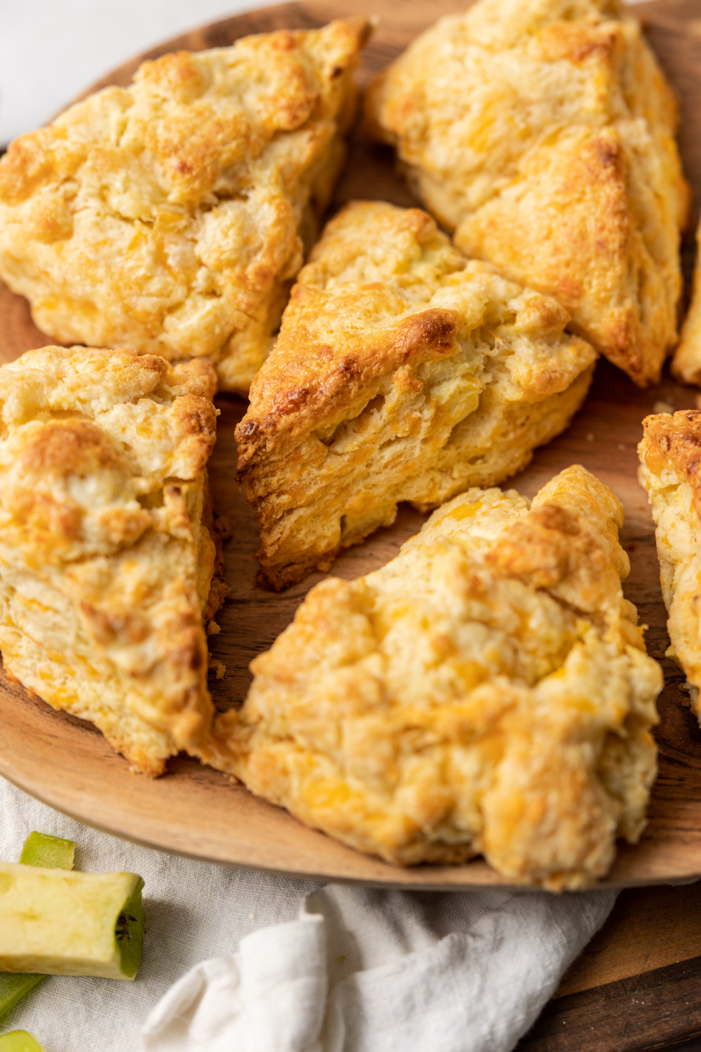 apple cheddar scones